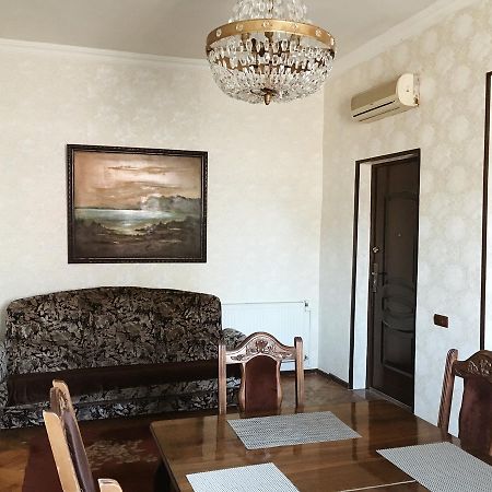 Eka Guest House Batumi Exterior photo