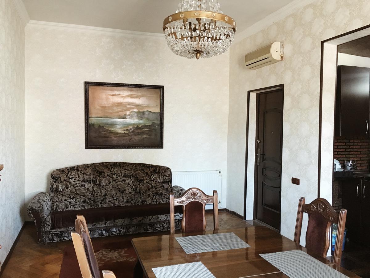 Eka Guest House Batumi Exterior photo